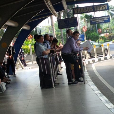 Khawatir Ada Sesuatu, Karyawan di Kawasan SCBD Pulang Kantor Lebih Cepat