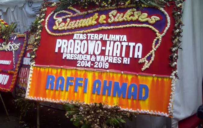 Karangan Bunga yang Kini Layu di Rumah Polonia