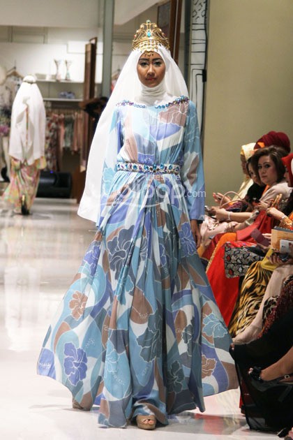 Dian Pelangi Trunk Show 2014 Galeries Lafayette at Pasific Pleace. jakarta. [Foto: Mohammad Abduh/Wolipop]