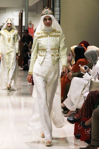 Dian Pelangi Trunk Show 2014 Galeries Lafayette at Pasific Pleace. jakarta. [Foto: Mohammad Abduh/Wolipop]