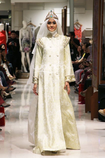 Dian Pelangi Trunk Show 2014 Galeries Lafayette at Pasific Pleace. jakarta. [Foto: Mohammad Abduh/Wolipop]