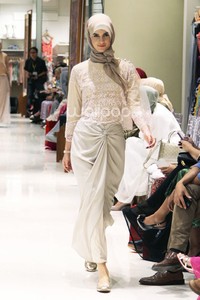 Ria Miranda Trunk Show 2014. Galeries Lafayette at Pasific Pleace. Jakarta. [Foto: Mohammad Abduh/Wolipop]