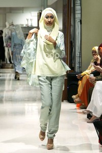 Ria Miranda Trunk Show 2014. Galeries Lafayette at Pasific Pleace. Jakarta. [Foto: Mohammad Abduh/Wolipop]