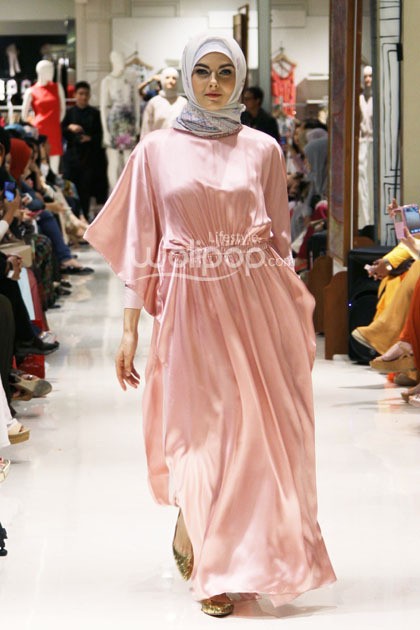 Ria Miranda Trunk Show 2014. Galeries Lafayette at Pasific Pleace. Jakarta. [Foto: Mohammad Abduh/Wolipop]