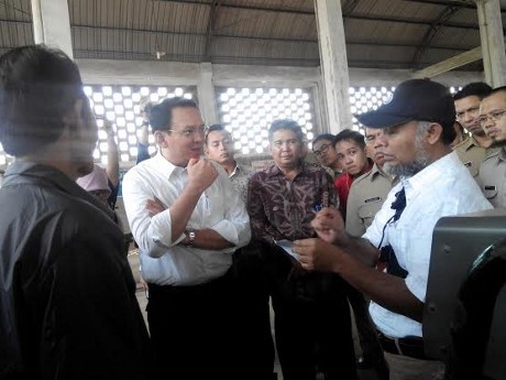 Ahok Ancam Pecat Petugas Kantor Kir di Kedaung Angke yang Main Duit