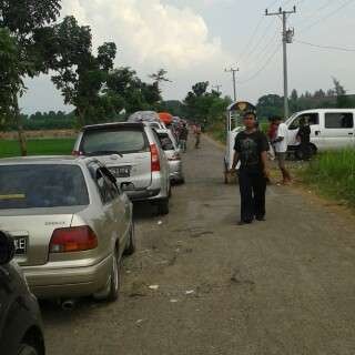 Hanya Bisa Pasrah, 4 Jam Berhenti Total di Jalur Alternatif Comal