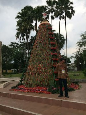 Usai Berfoto Ria, Relawan Bacakan Maklumat Untuk Jokowi