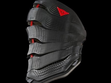 Si Manis Pelindung Punggung Pengendara Motor