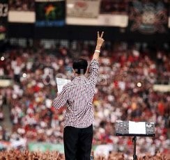 Ketika Kepala Negara Ramai-ramai Mencolek Jokowi