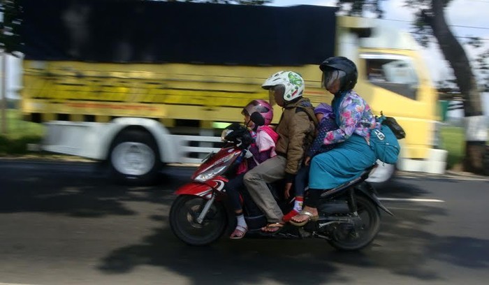Ribuan Pemudik Bermotor Lintasi Jalur Selatan Jateng