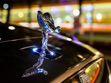 Makin Banyak Orang Kaya di Dunia yang Beli Mobil Super Mewah