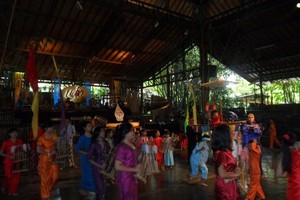 Menemukan Kedamaian di Saung Angklung Mang Udjo