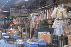 Pulang Kampung ke Cirebon, Belanja Oleh-oleh di 2 Pasar Ini