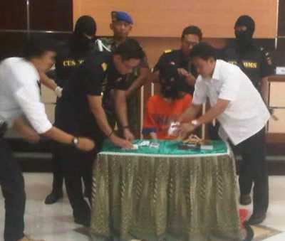 Pemilik Paket Sabu dan Ekstasi Dikirim dari Inggris WN China