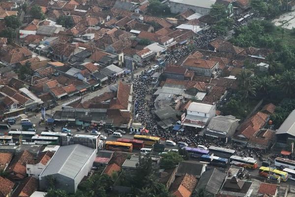 Ini Penampakan Macet Arus Mudik di Pantura dari Udara