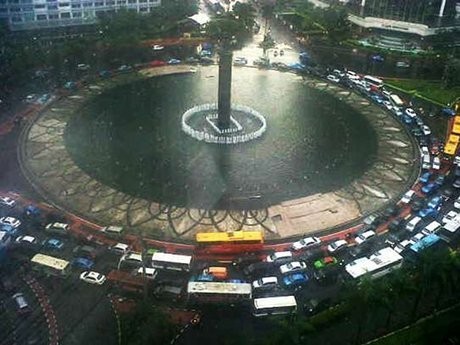 Jika Motor Dilarang Masuk Jalan Utama Jakarta, Apa Kata Yamaha?