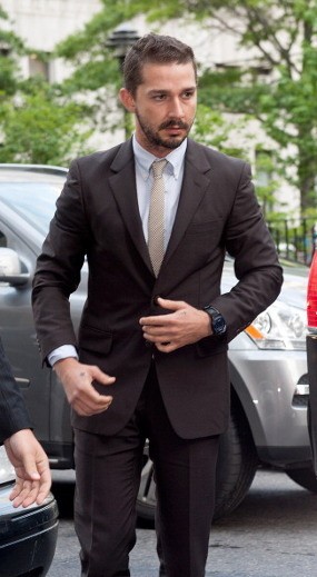 Shia LaBeouf Diadili Terkait Kasus Buat Onar di Panggung Broadway