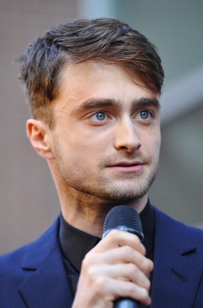 Daniel Radcliffe Sempat Tak Percaya Diri Beradegan Tanpa Busana