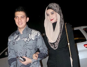 Tips Tampil Serasi dengan Pasangan di Hari Raya