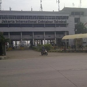 Petugas Cadangan dan 17 Dermaga Disiapkan Antisipasi Lonjakan Arus Barang