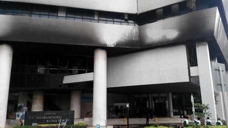 Cerita Chatib Basri Terburu-buru Mengecek Kantornya yang Terbakar