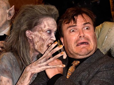 Hiiii... Jack Black Foto Bareng Monster