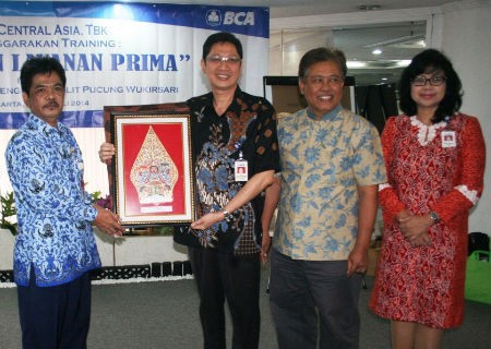 BCA Beri Pelatihan Softskill Pariwisata untuk Desa Wukirsari, Desa Wisata Wayang di Yogyakarta