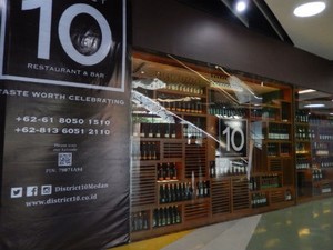 Harmoni Cita Rasa Timur dan Barat di Fine Dining District 10