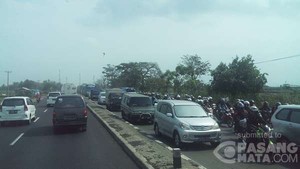 Kemacetan di Indramayu-Subang, dari Pasar hingga SPBU Tumpah