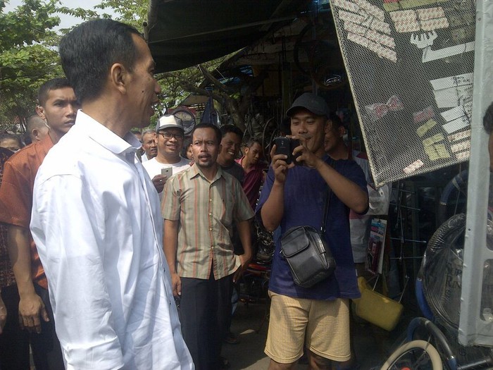 Kunjungi Pasar di Solo, Jokowi Curhat Perjuangan Relokasi PKL