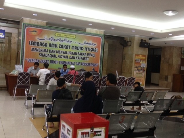 Hari ini, Istiqlal Bagikan Zakat 30 Ton Beras