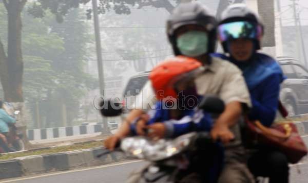 Jelang Idul Fitri, Asap Pekat Selimuti Langit Riau