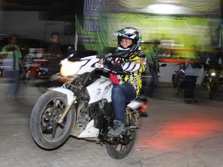 Bukber dan Berbagi ala Komunitas Motor TVS