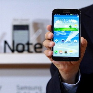 Menanti Duel Galaxy Note 4 vs iPhone 6