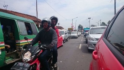 Exit Tol Cileunyi dan Nagreg Macet