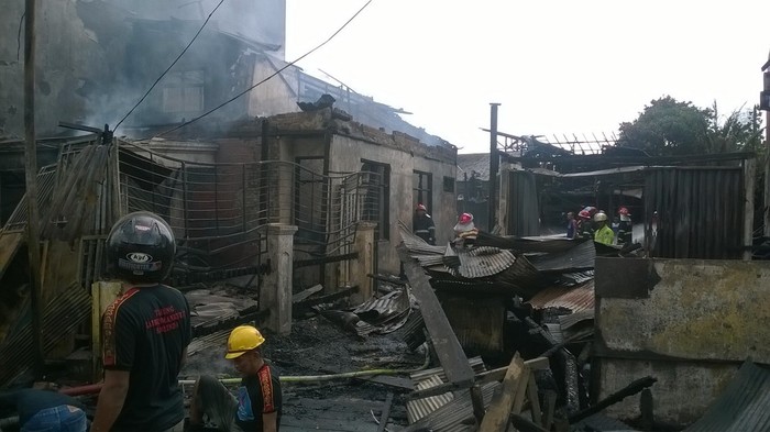 Anak Main Api Sambar Bensin, 7 Rumah di Samarinda Hangus Terbakar
