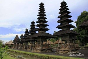 Terkagum-kagum dengan Pura Taman Ayun Mengwi di Bali
