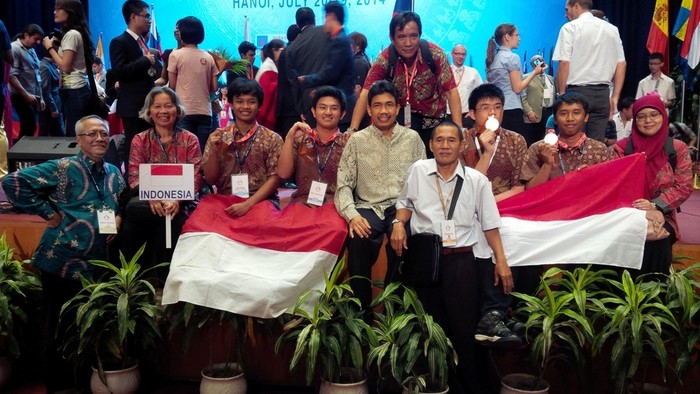 Siswa asal Jakarta Raih Emas dalam Olimpiade Kimia Internasional di Hanoi