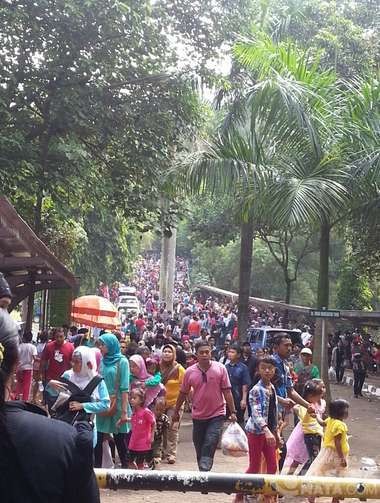 Ratusan Ribu Orang Padati Ragunan, 19 Anak Lepas Dari Orang Tua