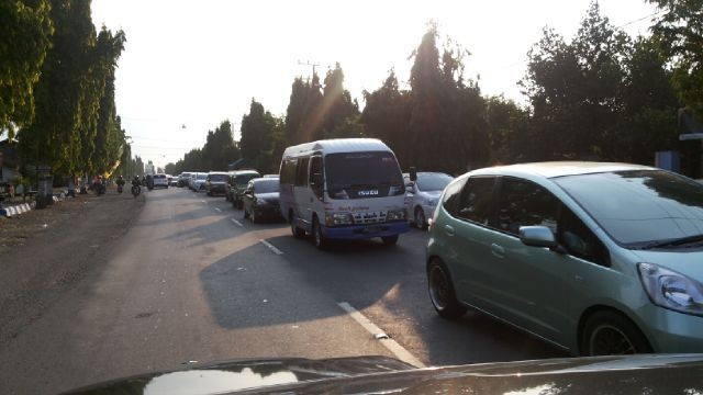 Lalin Madiun Arah Nganjuk Masih Macet Sejak Kemarin, Sebaliknya Lancar