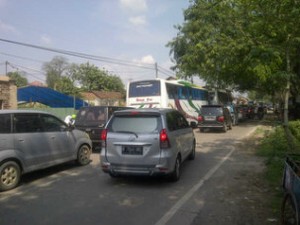 Libur Lebaran, Jalur Wisata Anyer Macet Total