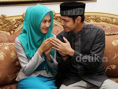 Kebersamaan Dude dan Alyssa Rayakan Lebaran