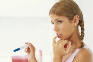 Risiko Telat Kawin: Komplikasi Kehamilan