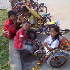 Kisah Wow 4 Juragan Cilik Becak Mini di Waduk Pluit