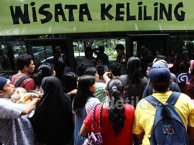 Bus City Tour Padat Wisatawan