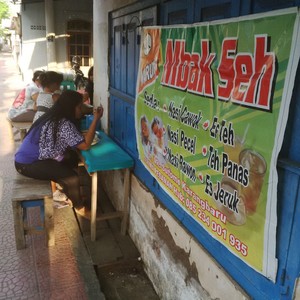 Kangen Masakan Banyuwangi, Pemudik Rela Antre Sego Cawuk