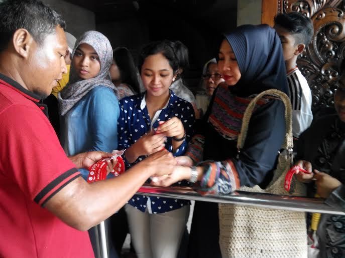 Hari Pertama, Gelang Warna Monas Banyak yang Hilang dan Rusak