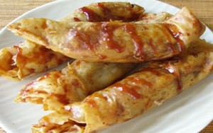 Buat Camilan atau Bekal Piknik, Bikin Saja Piscok yang Renyah Manis Ini