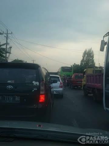 Jembatan Comal Masih Tersendat, Macet 4 Km Arah Semarang