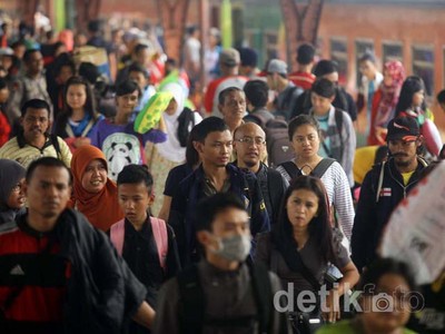 Arus Balik di Stasiun Pasar Senen